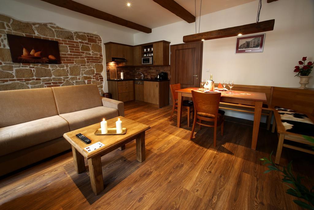 Apartments&Suites Žlutá Hruška Plzeň Extérieur photo